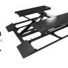 Монофазен ножичен подемник ROCKFORCE H30M с повдигнат автомобил.