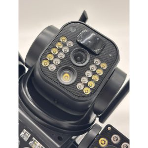 Соларна Камера Sunvision 16MP, 3 обектива | Безжична ВИДЕОНАБЛЮДЕНИЕ Близък план на тройните обективи и соларния панел на камерата Sunvision.