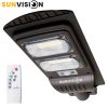 Соларна улична лампа SUNVISION 900W монтирана на стълб през нощта.