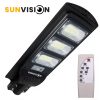Соларна улична лампа SUNVISION 1350W монтирана на стълб през нощта.