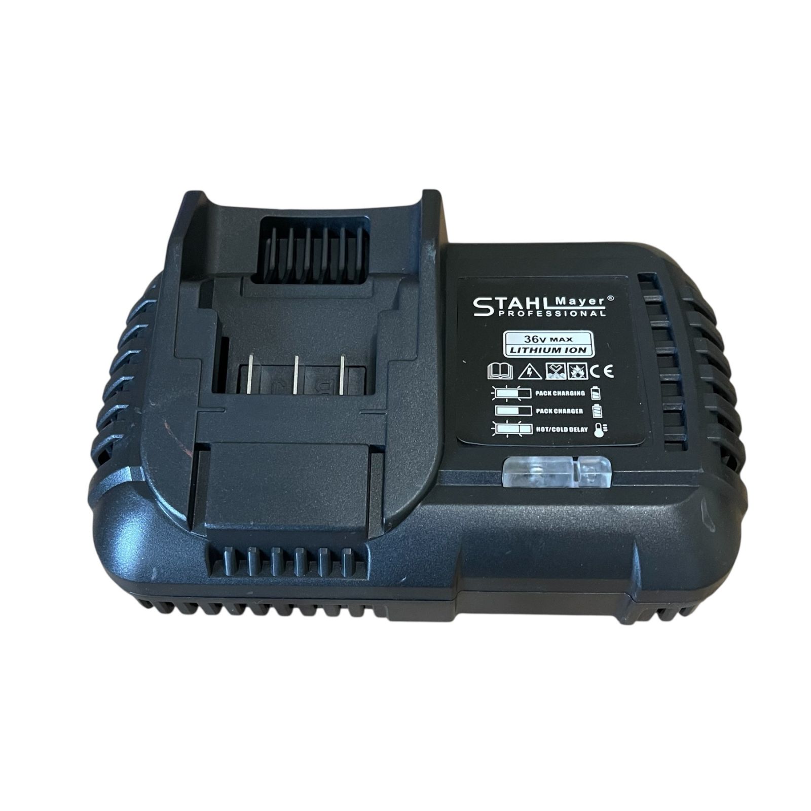 Акумулаторен Саблен Трион STAHLMAYER 36V | 2 Батерии 8Ah АКУМУЛАТОРНИ ИНСТРУМЕНТИ Детайлен изглед на триона с нож и контролите за скорост.