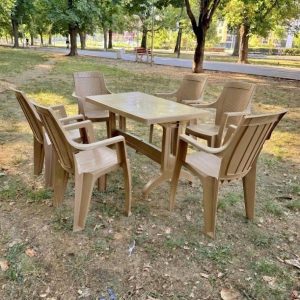 Градински комплект GOLD Max с маса 140×80 см и 6 стола в цвят капучино.
