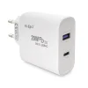 Зарядно устройство KLGO 20W PD-300 с USB Type-C порт, поставено до смартфон.