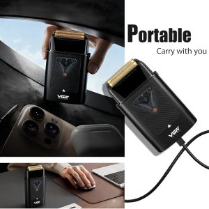 Едър план на професионална самобръсначка VGR V-334 с USB зареждане и LED индикатор.