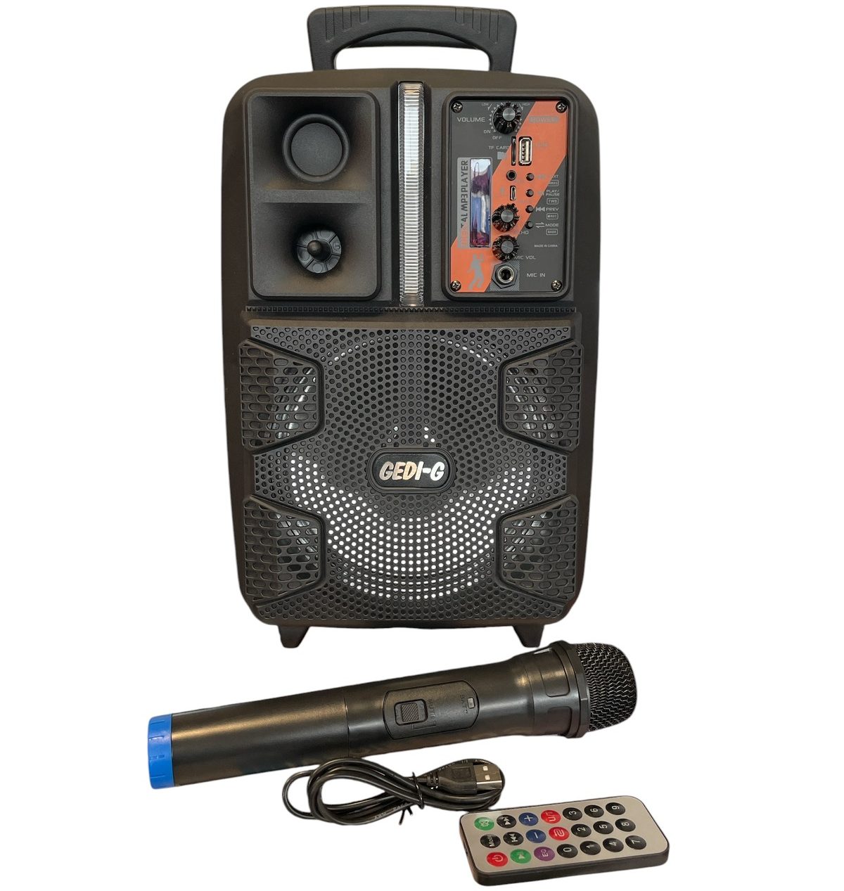 Тонколона PK-16A 8 инча | BT 5.0, USB, Караоке ЕЛЕКТРОНИКА Безжичен микрофон до тонколона PK-16A в домашна обстановка