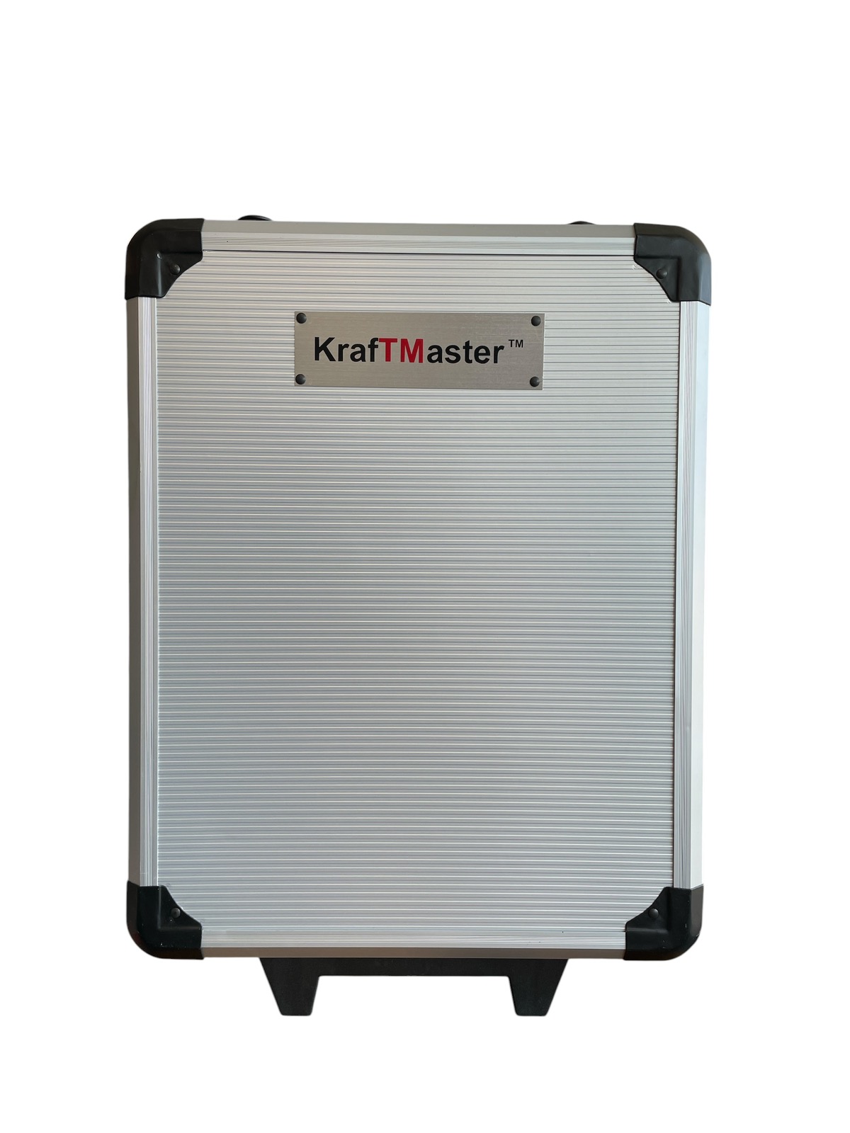 Куфар с инструменти KRAFTMASTER 1050ч | 4 отделения ГЕДОРЕТА Едър план на подредените инструменти в 4 отделения на куфара.