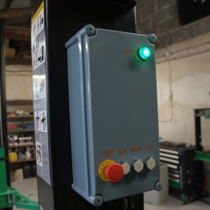 Електрохидравличен подемник ROCKFORCE 4 тона 220V